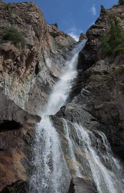 Trekking to Burkhan-Bulak Waterfall