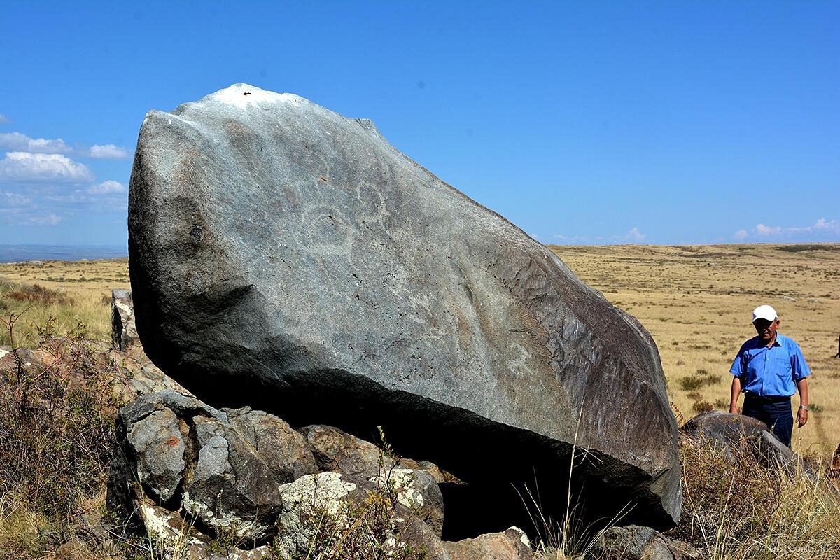 Ak-Baur Petroglyph Site