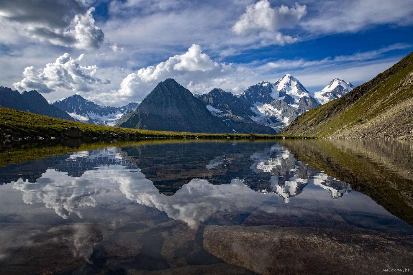 Ravnovesie Lake