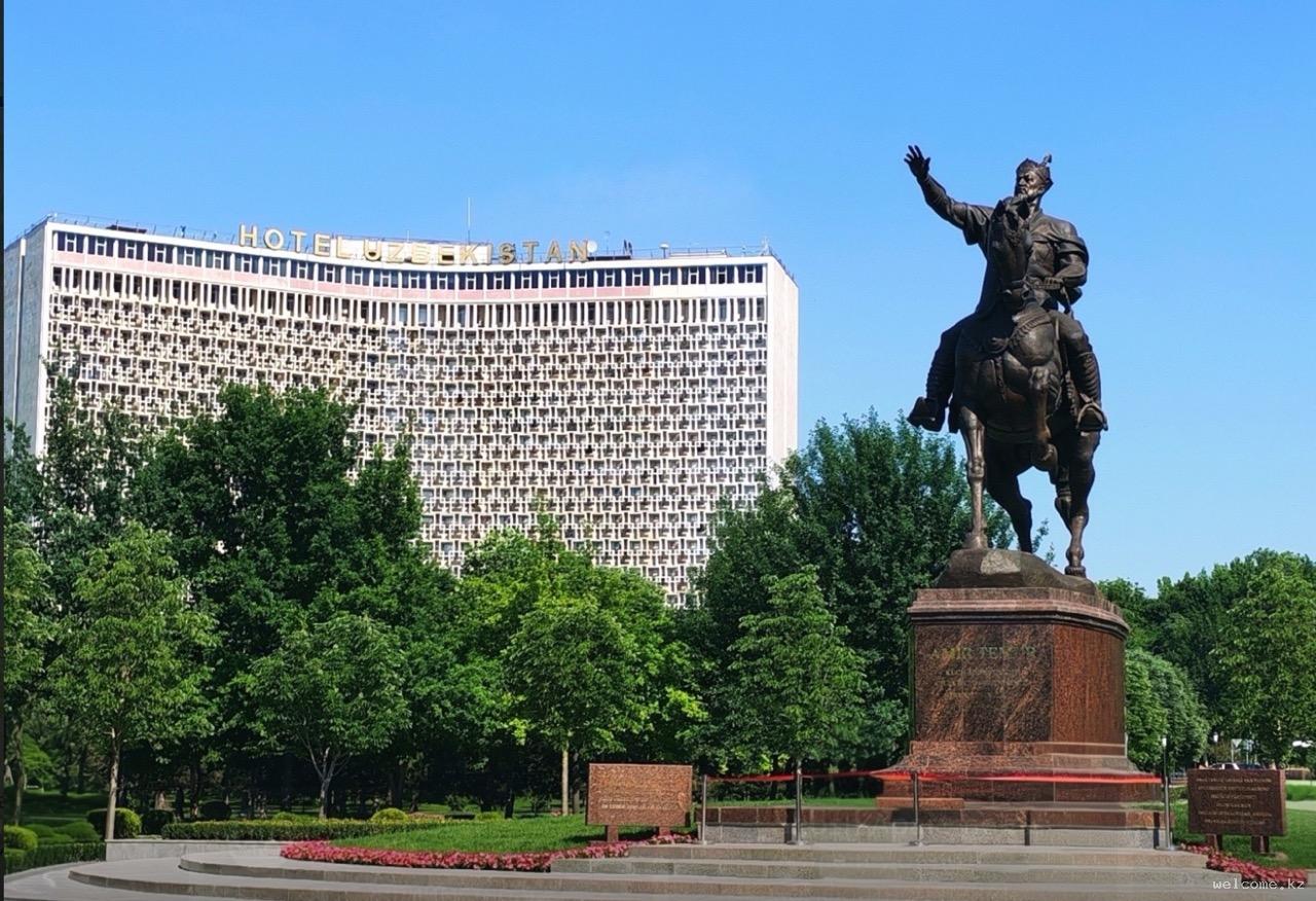 Amir Timur Square
