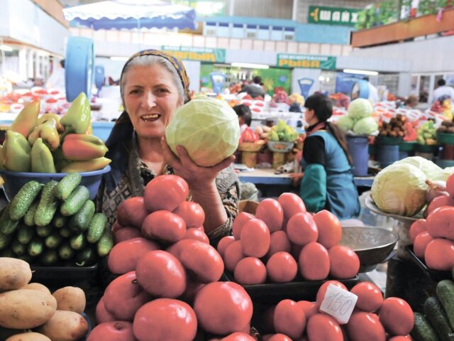 Green_bazaar_market_Almaty_city (4) Large