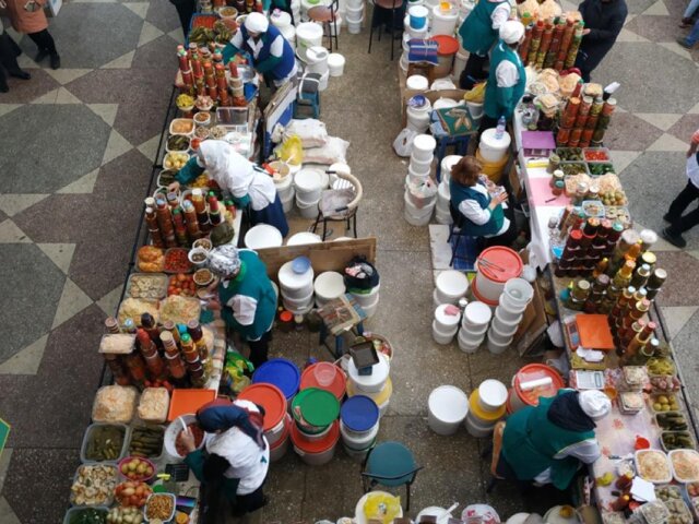 Green_bazaar_market_Almaty_city (3) Large