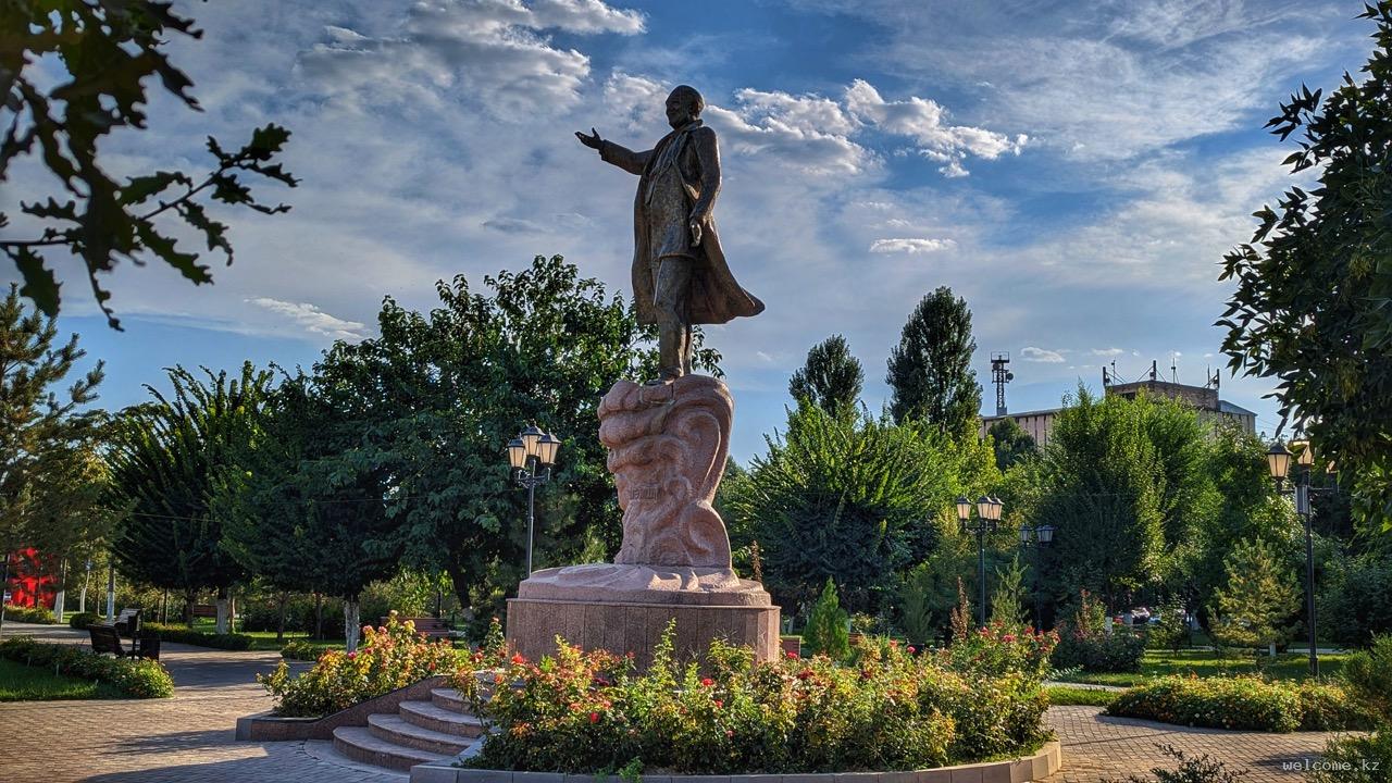 Shamshi Square in Shymkent