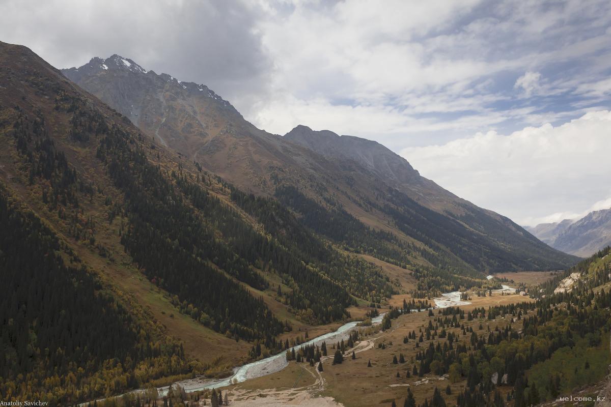 Trekking to Burkhan-Bulak Waterfall