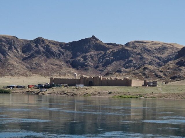 Castle of nomads