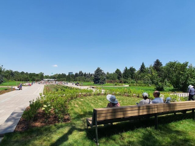 Botanical_Garden_Almaty_Сity (17) Large