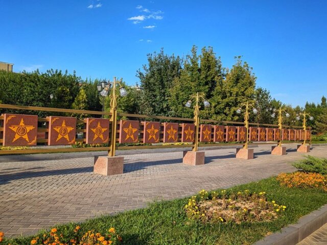 1000084427 Large