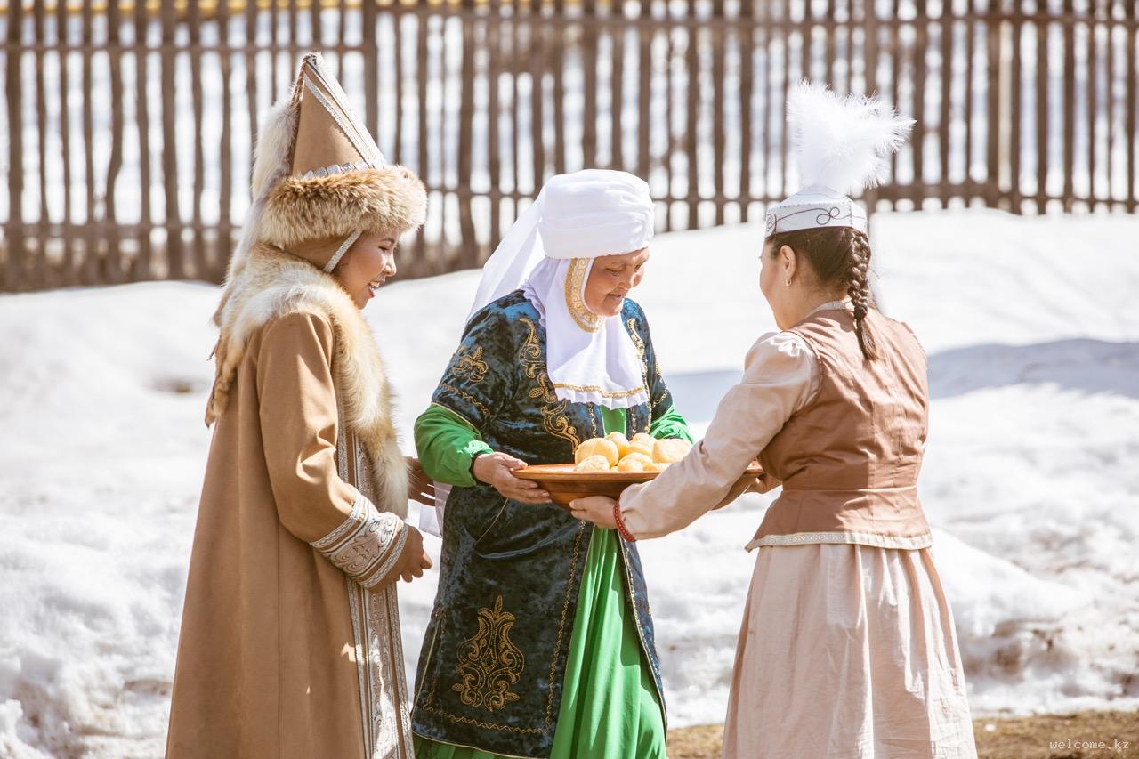 Национальная одежда казахов