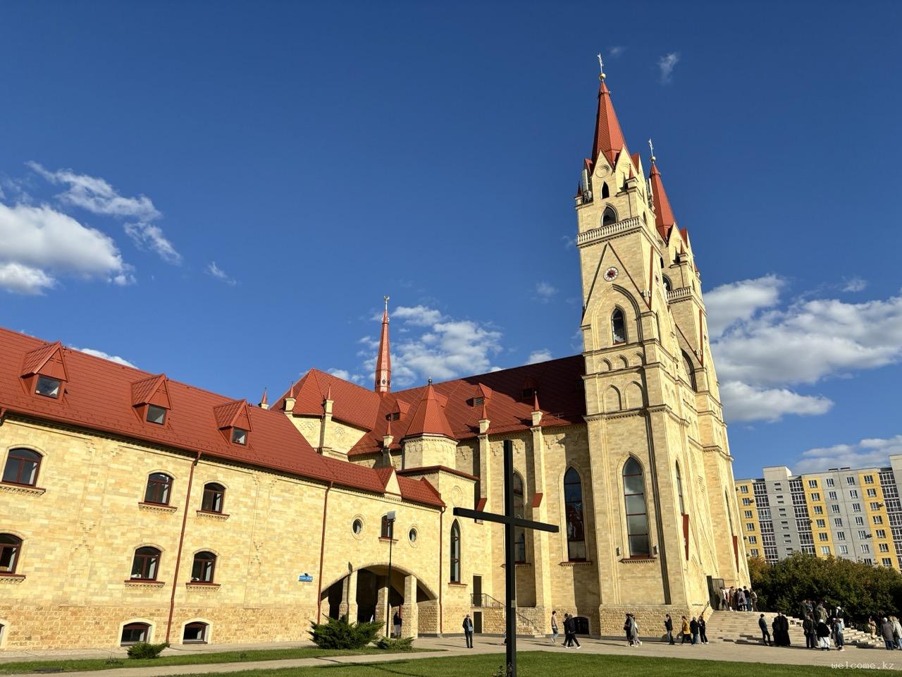Католический собор в Караганде