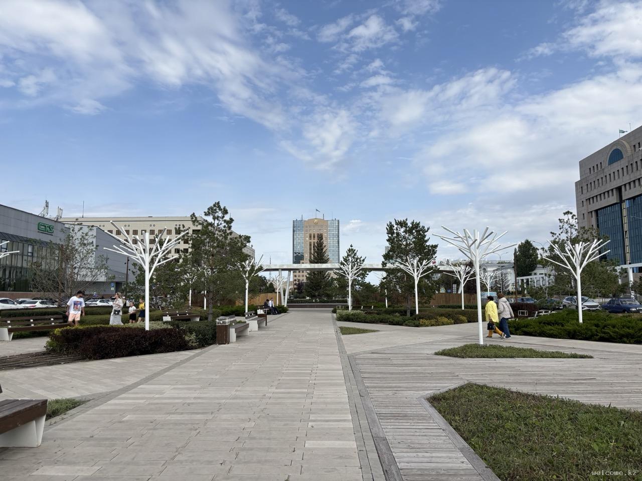 Городская площадь перед акиматом Астаны